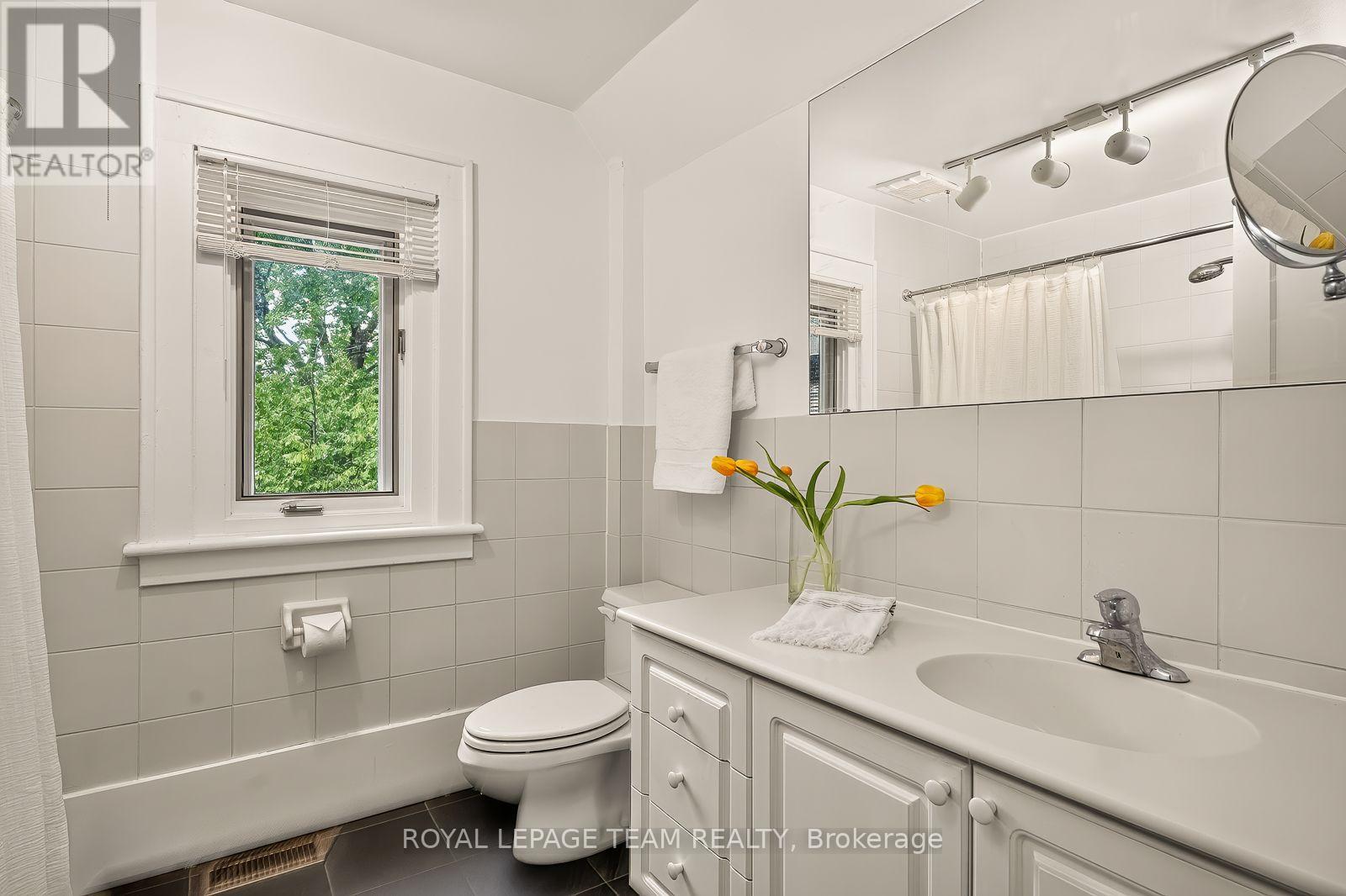 170 ACACIA AVENUE - 26