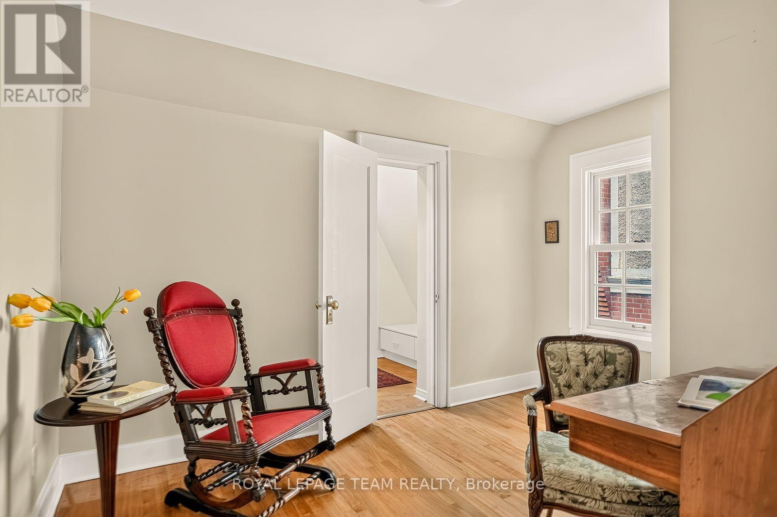 170 ACACIA AVENUE - 27