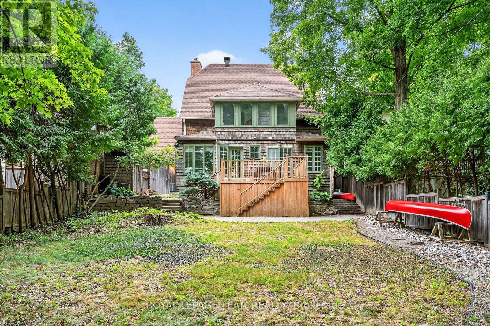 170 ACACIA AVENUE - 40