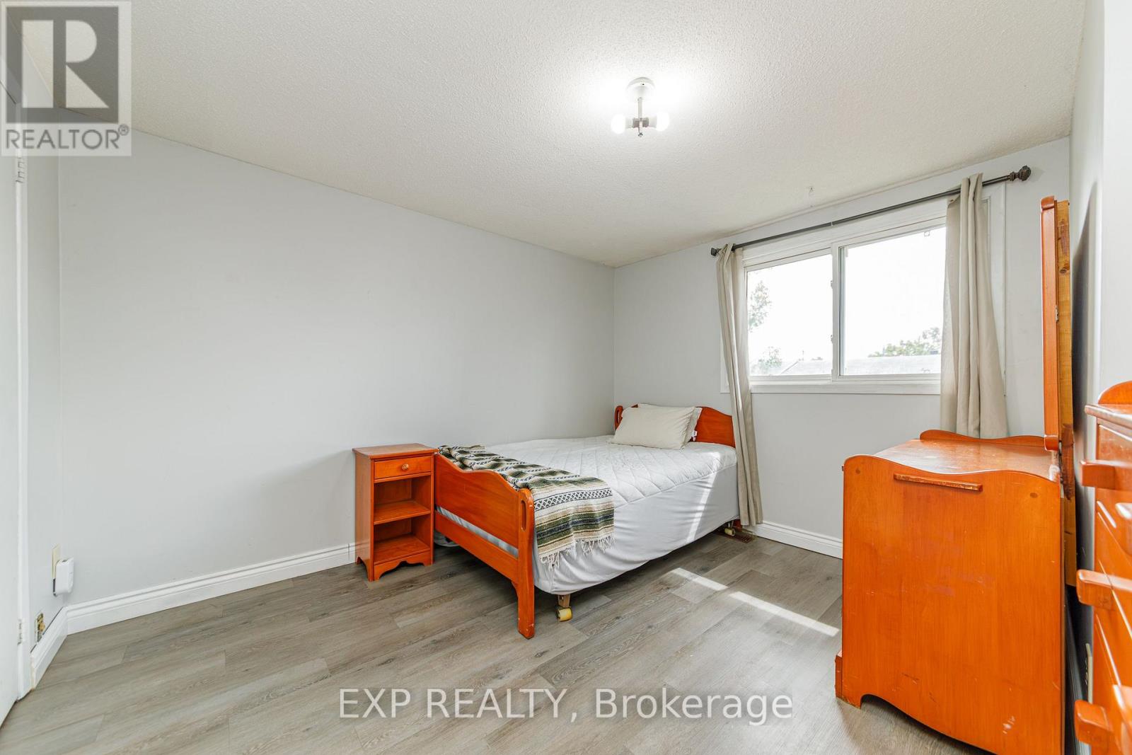 3 Bed, 2 Bath House for Sale in Ottawa – L – 1480 HEATHERINGTON ROAD, Ottawa – MLS# X13768332 - Image 12