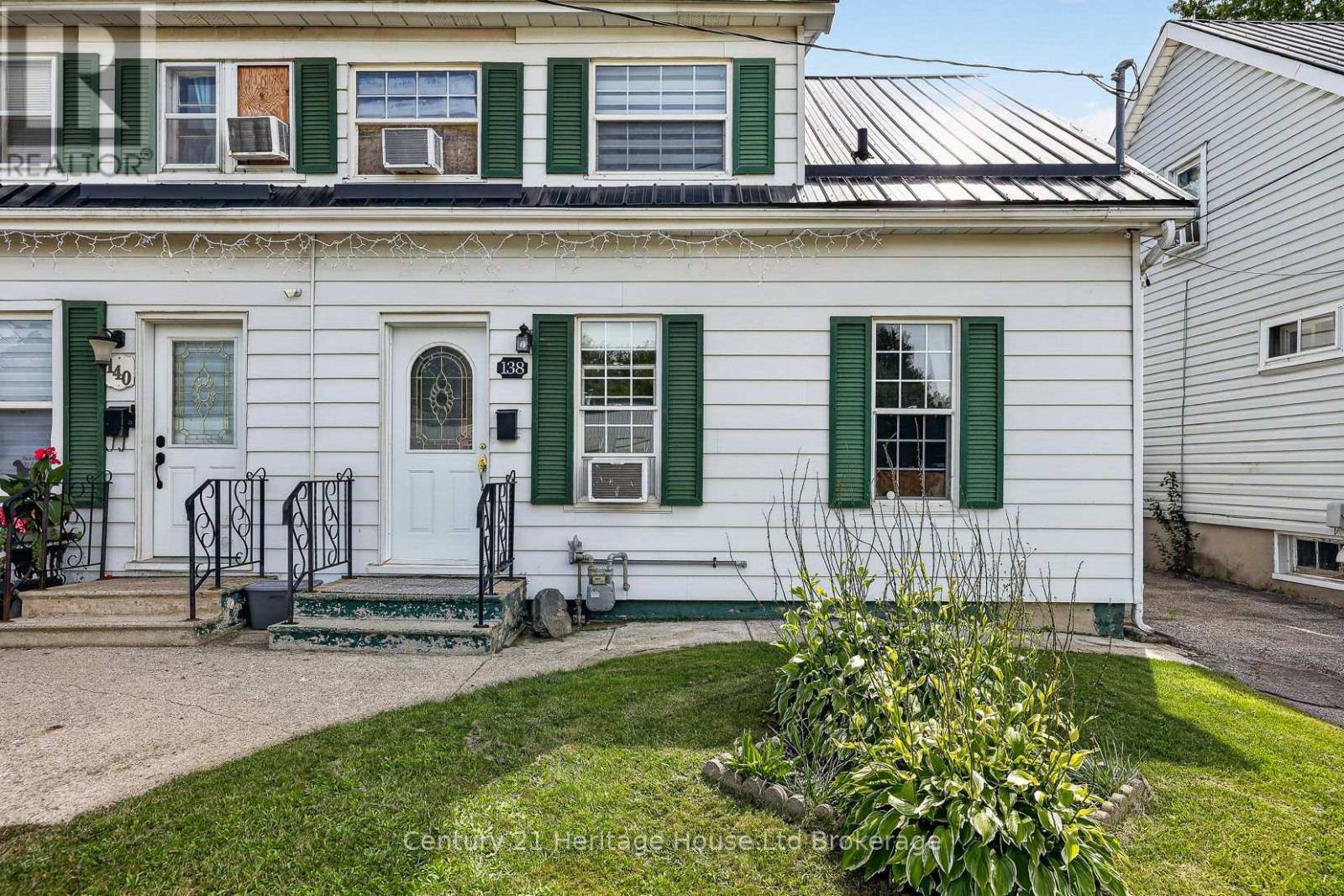 138 MAIN STREET, Woodstock (Woodstock - South) — photo 4