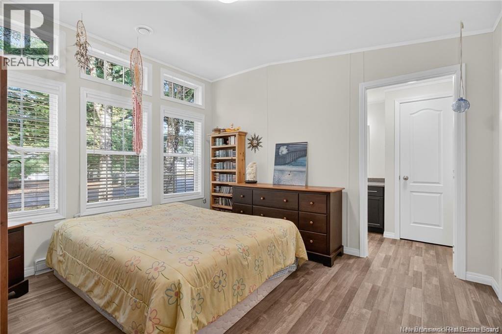 2 Larchwood Street - 13