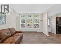2 Larchwood Street, photo 2