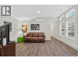 2 Larchwood Street, photo 3