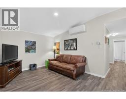 2 Larchwood Street, photo 4
