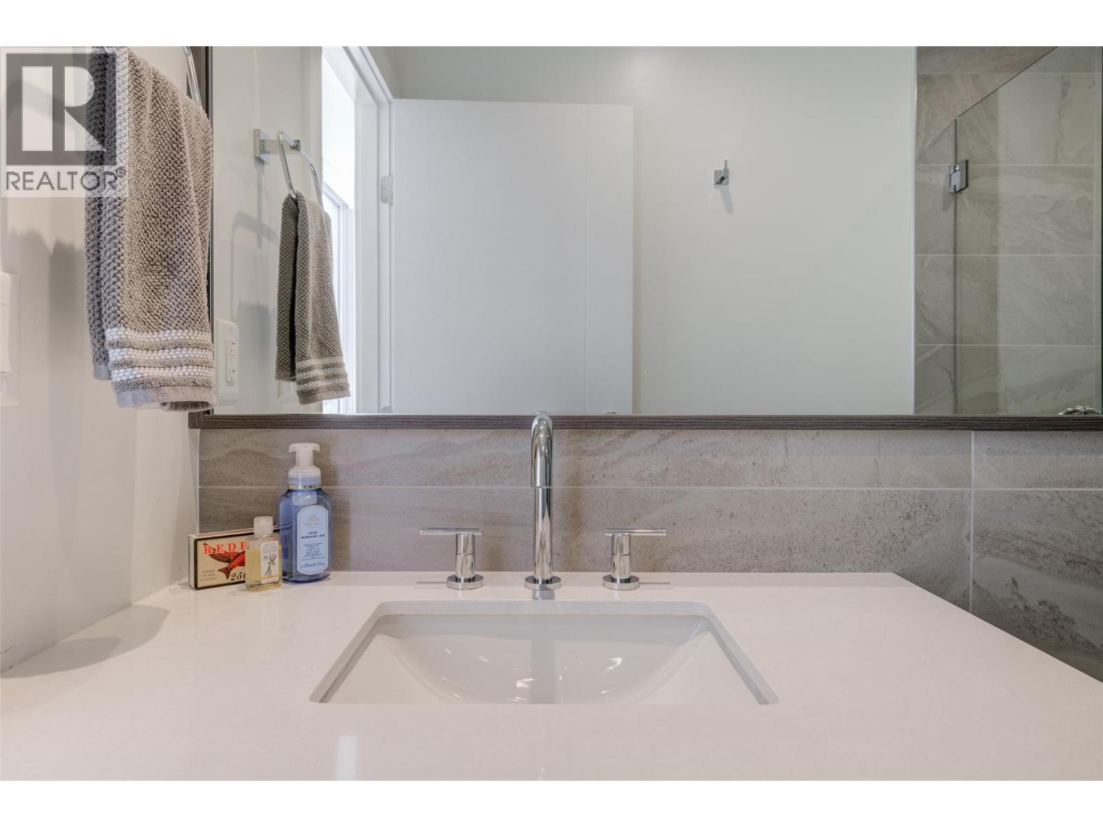 2302 1181 Sunset Drive, Kelowna