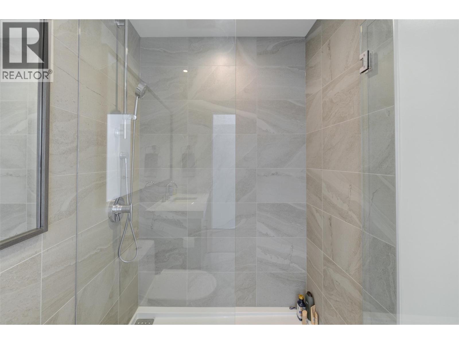 2302 1181 Sunset Drive, Kelowna
