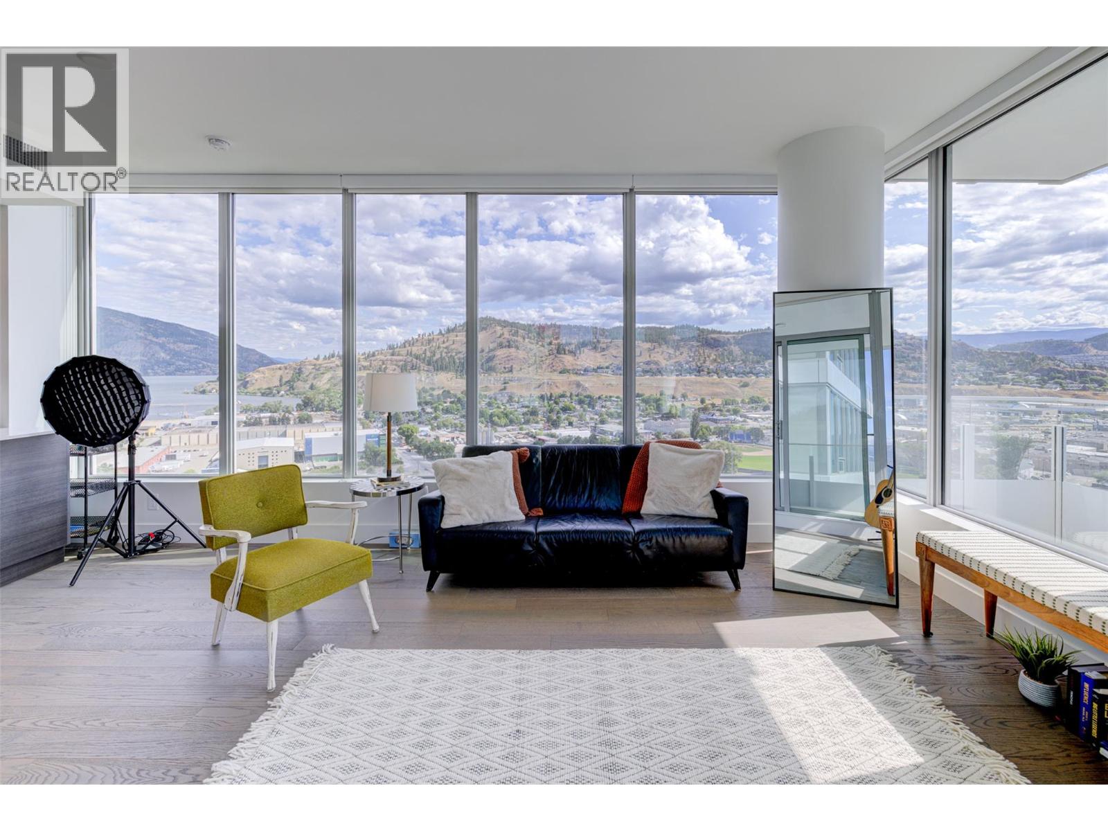 2302 1181 Sunset Drive, Kelowna