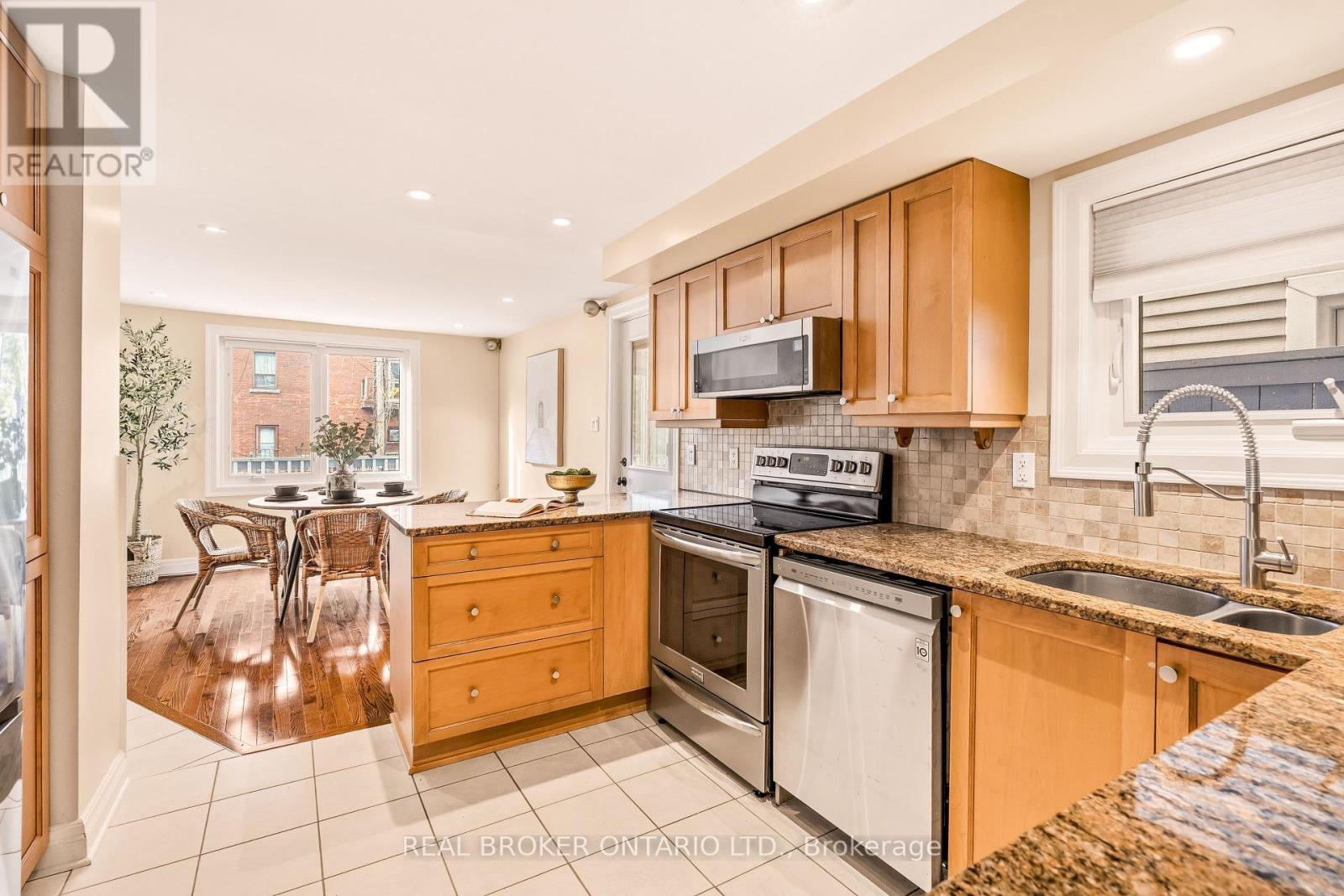 417 DALY AVENUE - Image 18