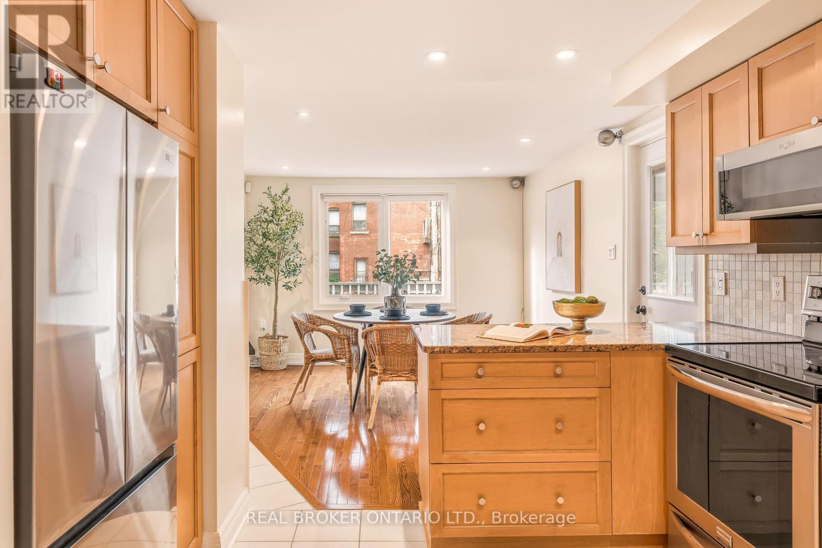 417 DALY AVENUE - Image 19
