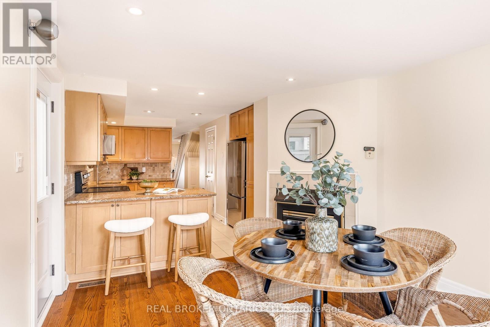 417 DALY AVENUE - Image 15
