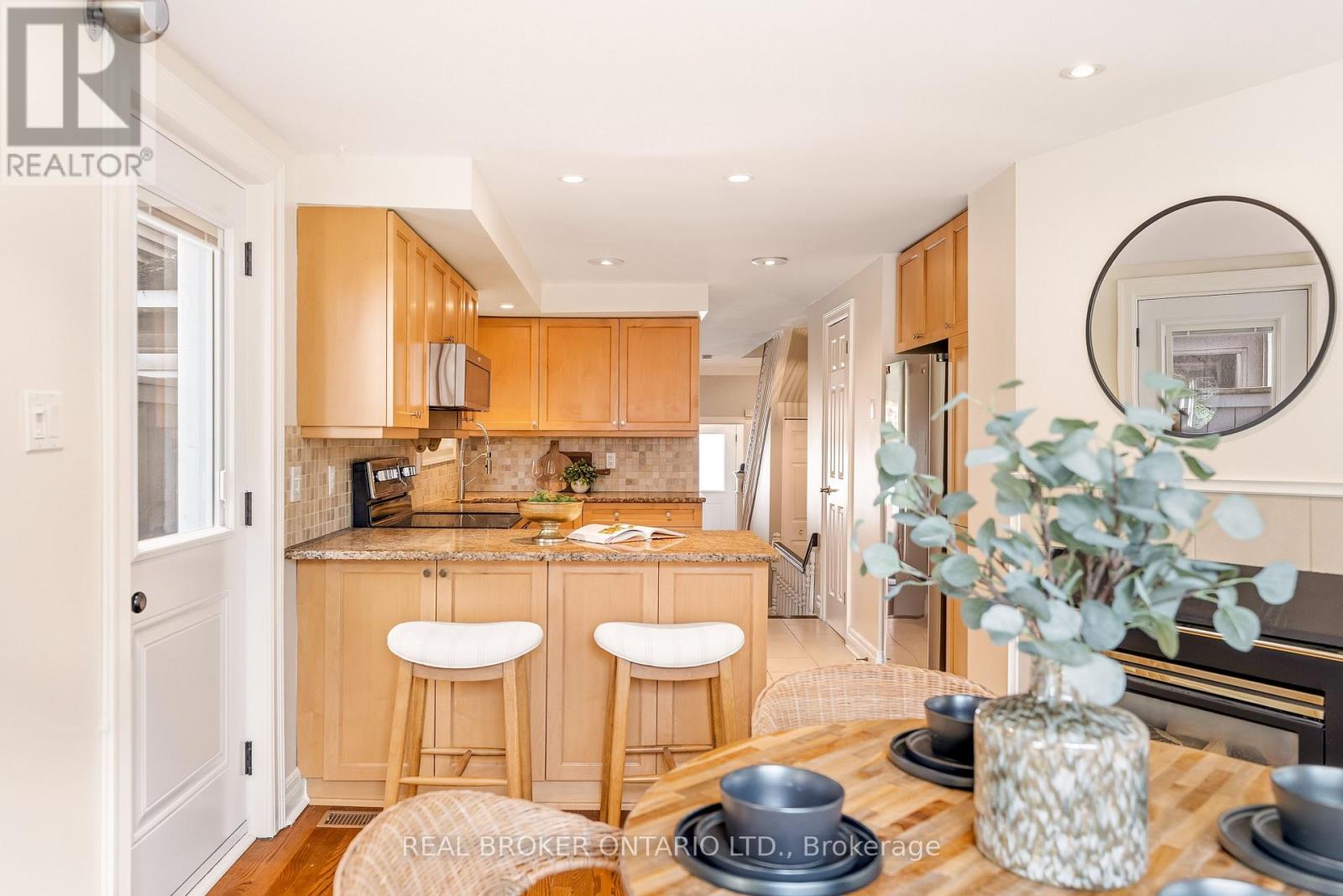 417 DALY AVENUE - Image 16
