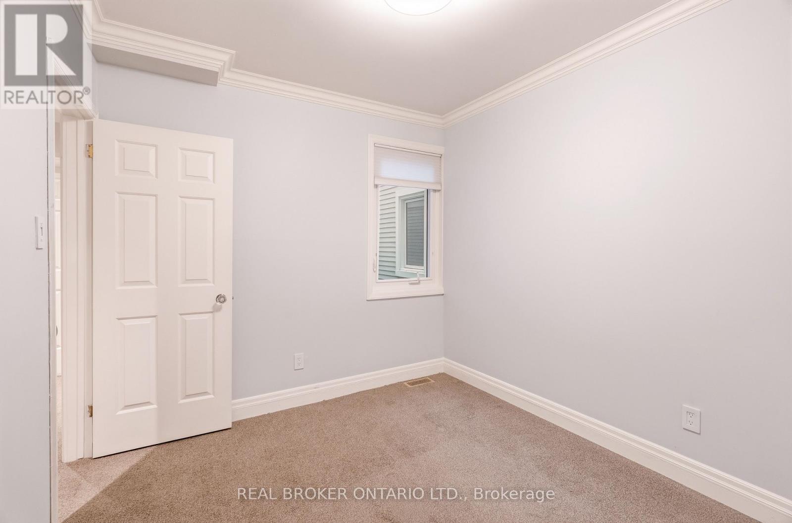 417 DALY AVENUE - Image 28