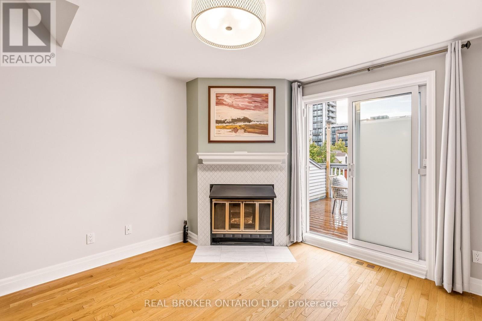 417 DALY AVENUE - Image 39