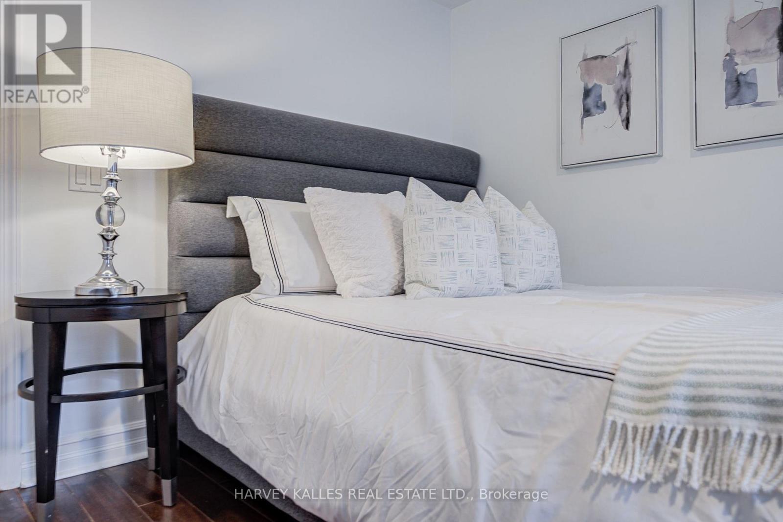 #910 5 ROSEHILL AVENUE - 19