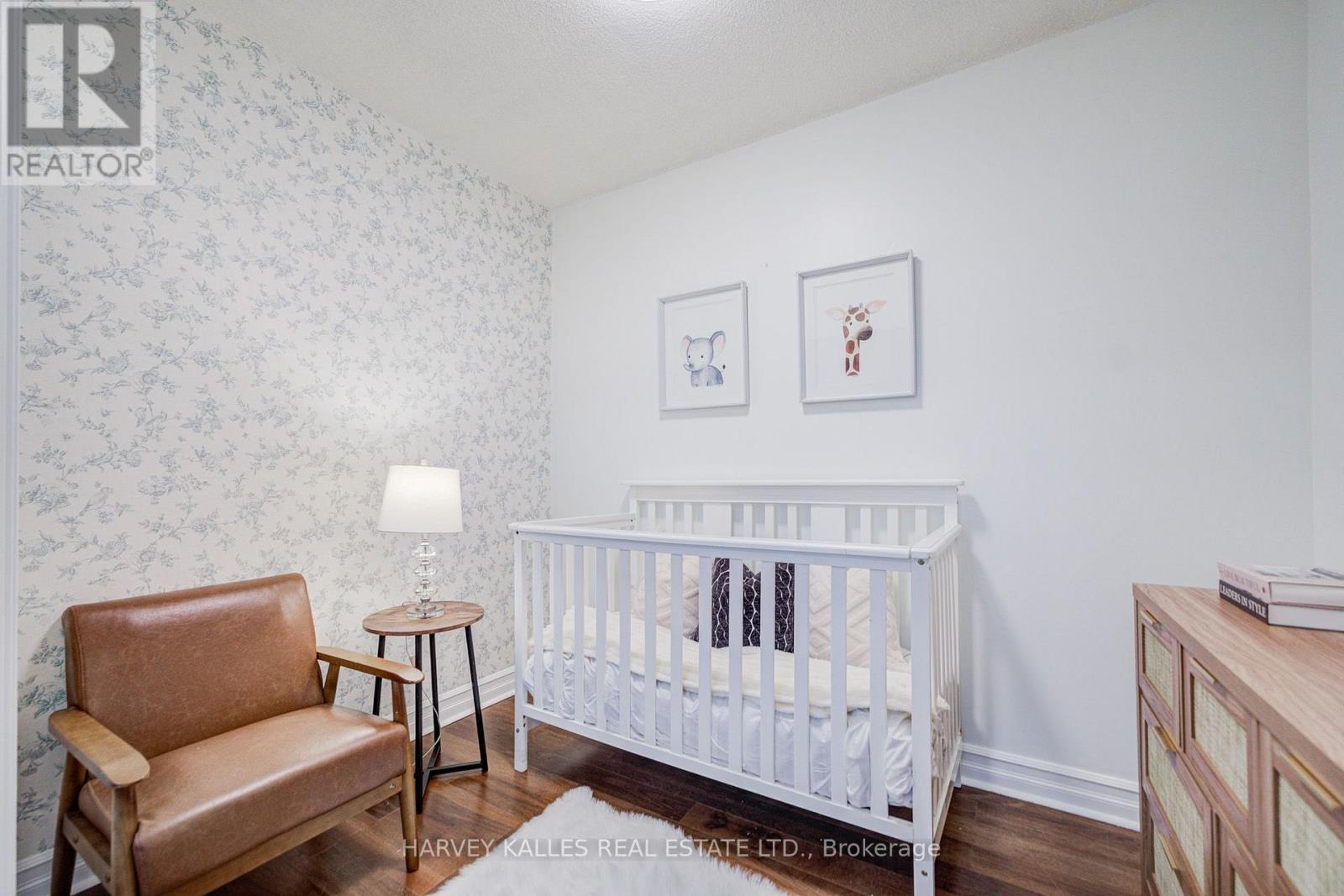 #910 5 ROSEHILL AVENUE - 24