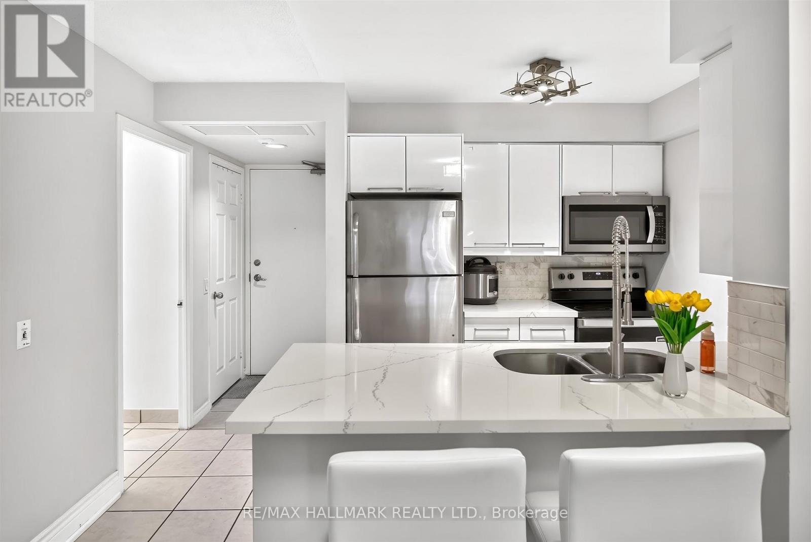 #812 155 BEECROFT ROAD - 11