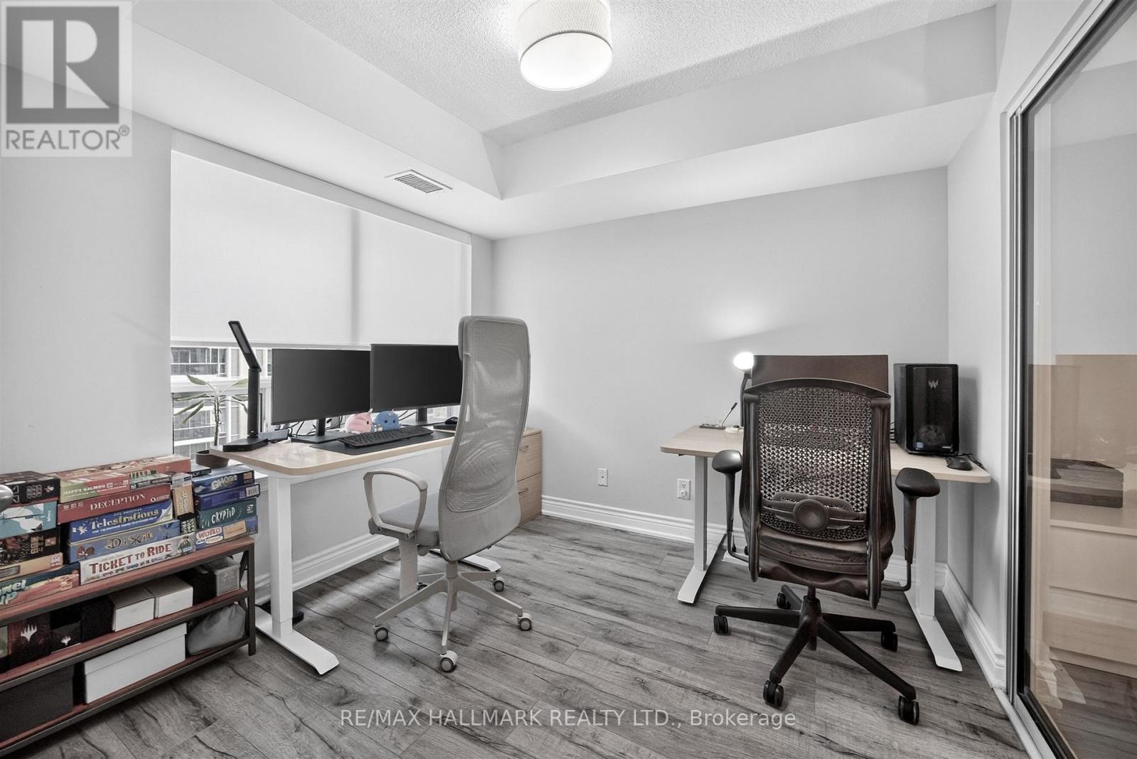 #812 155 BEECROFT ROAD - 17