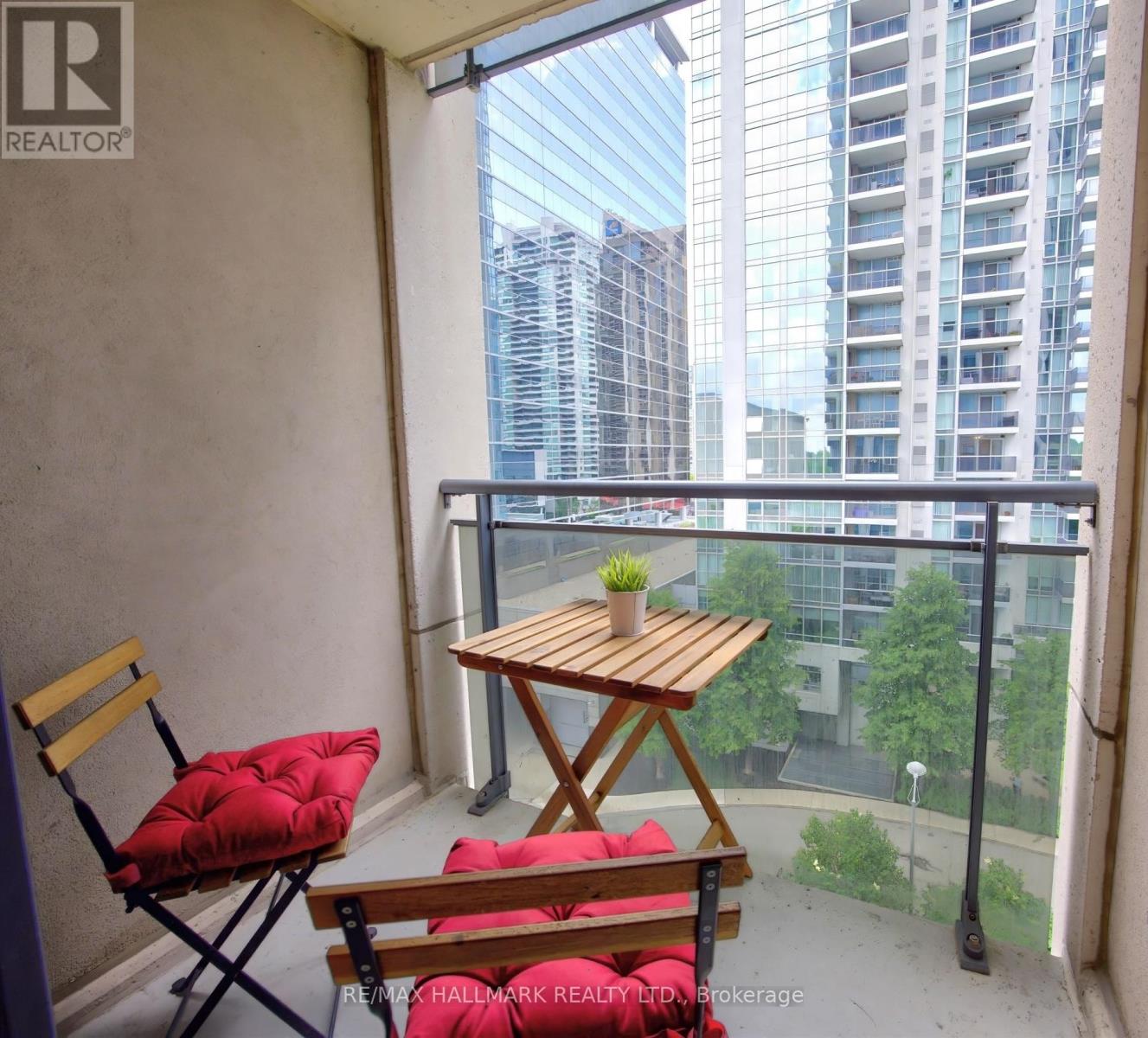 #812 155 BEECROFT ROAD - 24