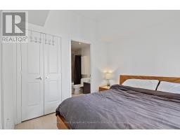 808 - 8 The Esplanade, Toronto, ON M5E0A6 Photo 18