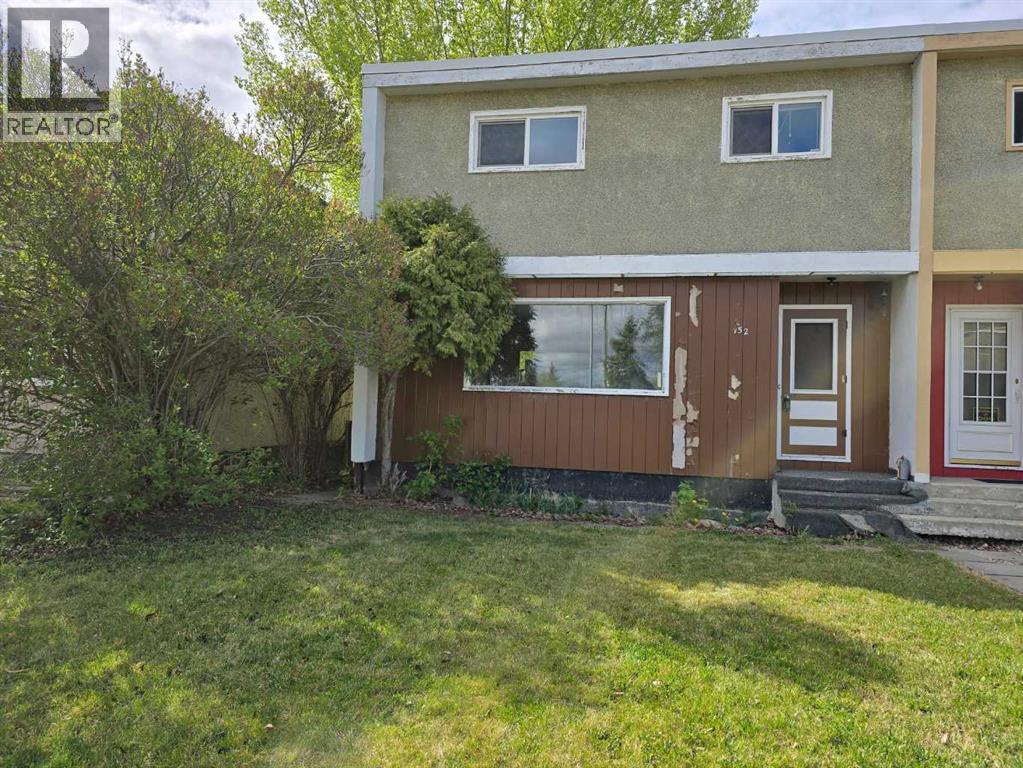 9521 89 Avenue, Peace River — photo 2