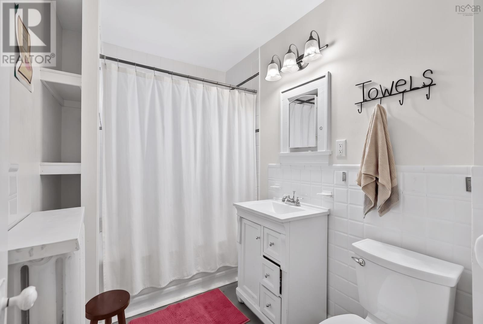 6195/6197 Cedar Street - Image 35