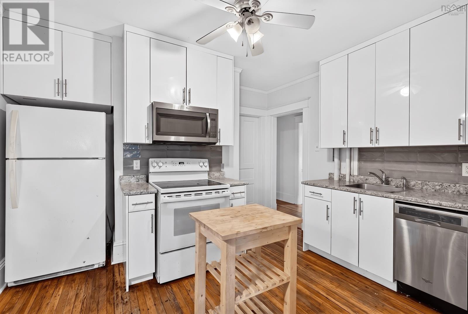 6195/6197 Cedar Street - Image 30
