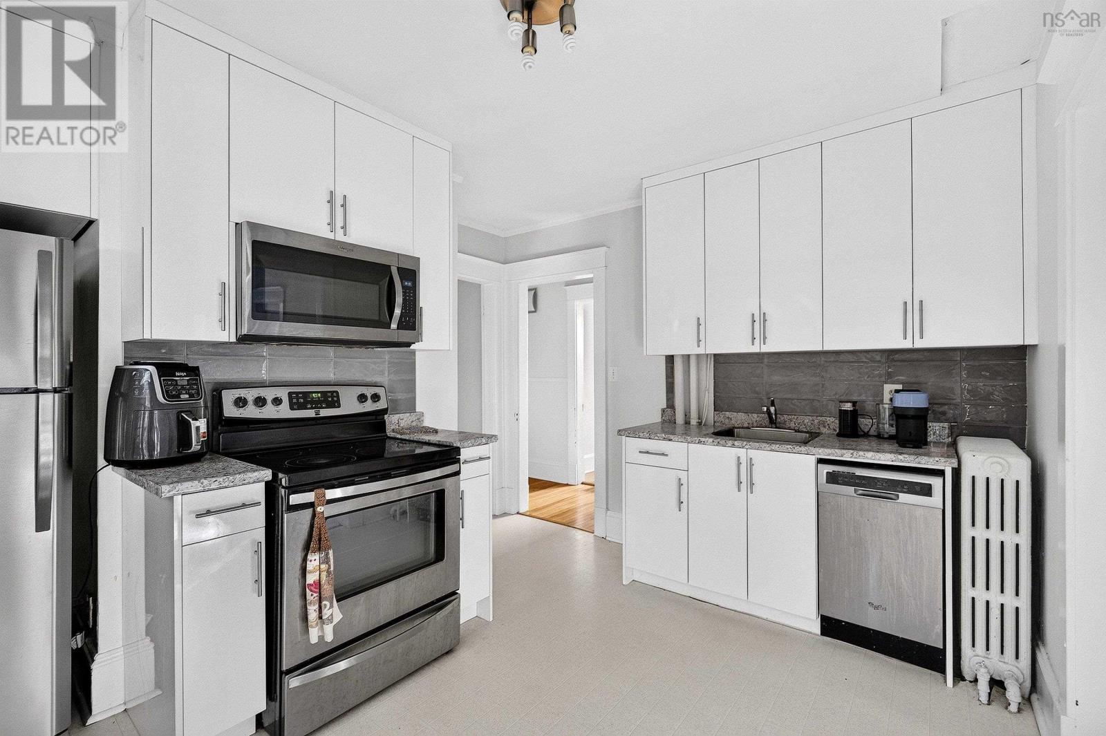 6195/6197 Cedar Street - 14