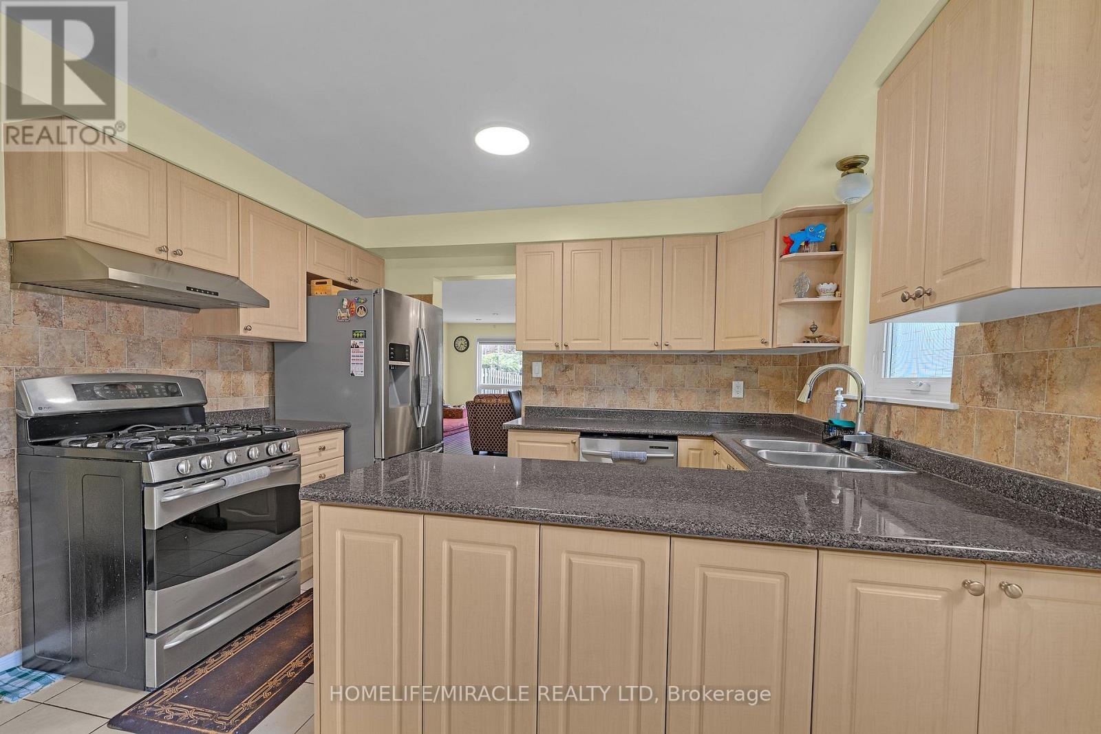 28 ROOKSNEST TRAIL - 16
