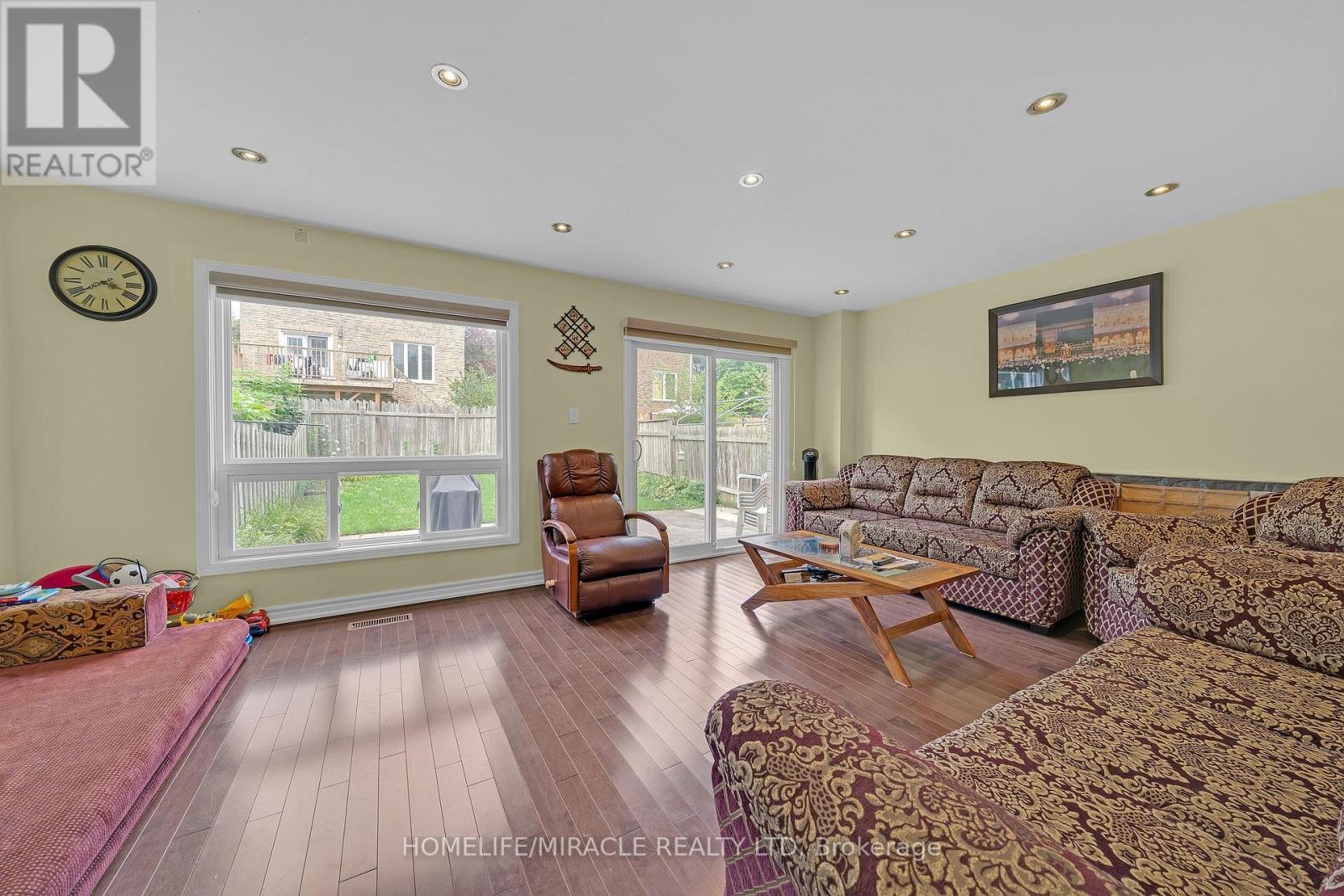 28 ROOKSNEST TRAIL - 23