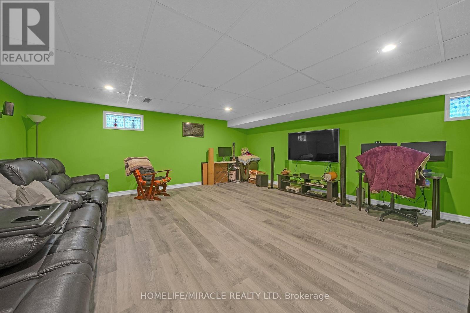 28 ROOKSNEST TRAIL - 42