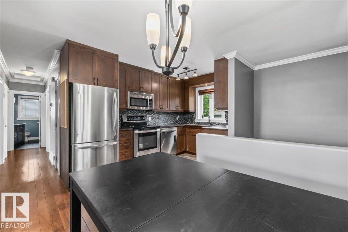 10994 165 ST NW - 10
