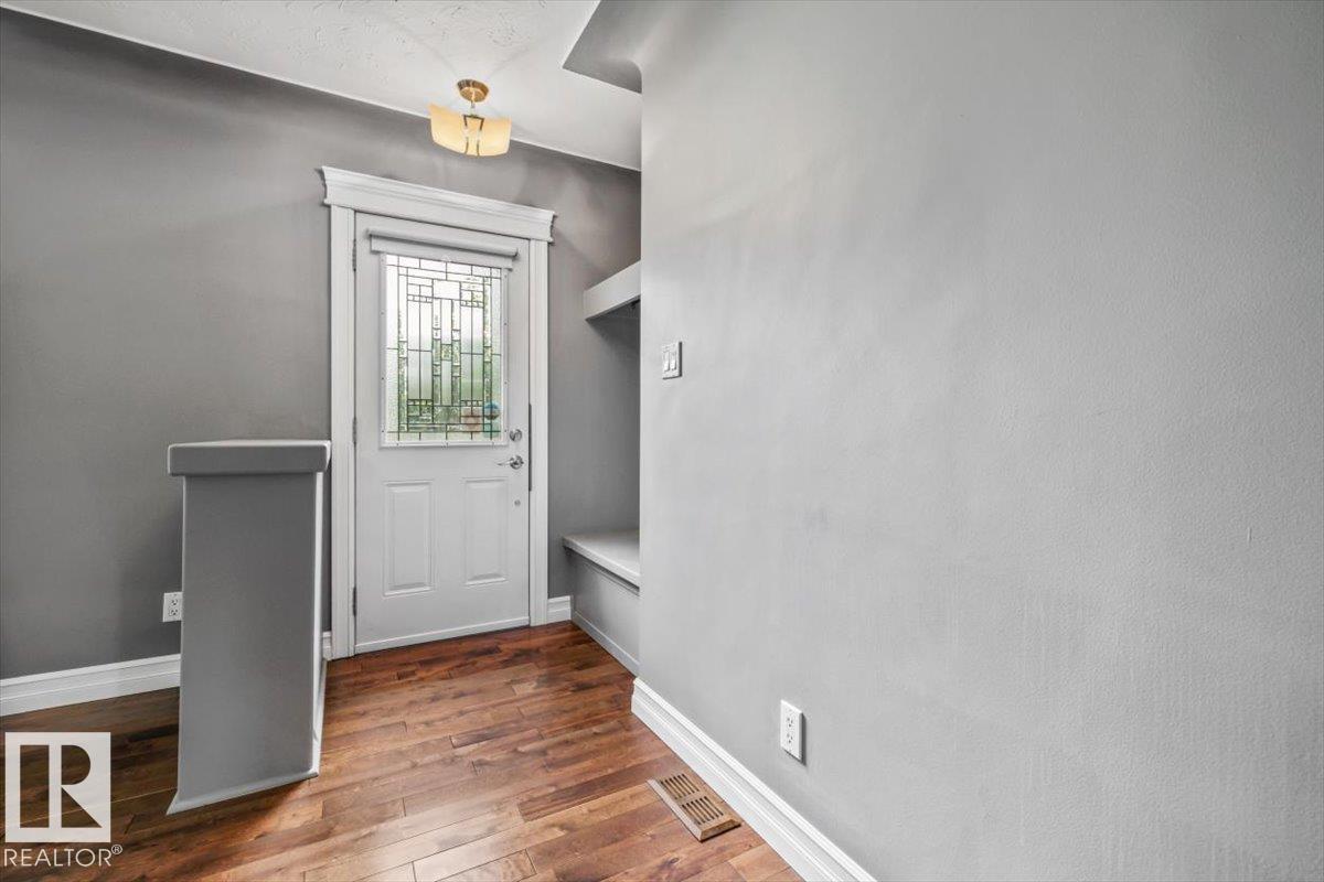 10994 165 ST NW - 5