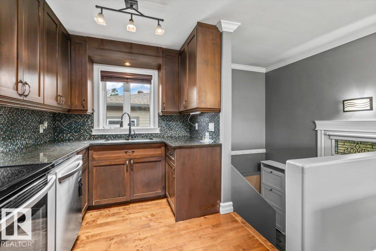 10994 165 ST NW - 7