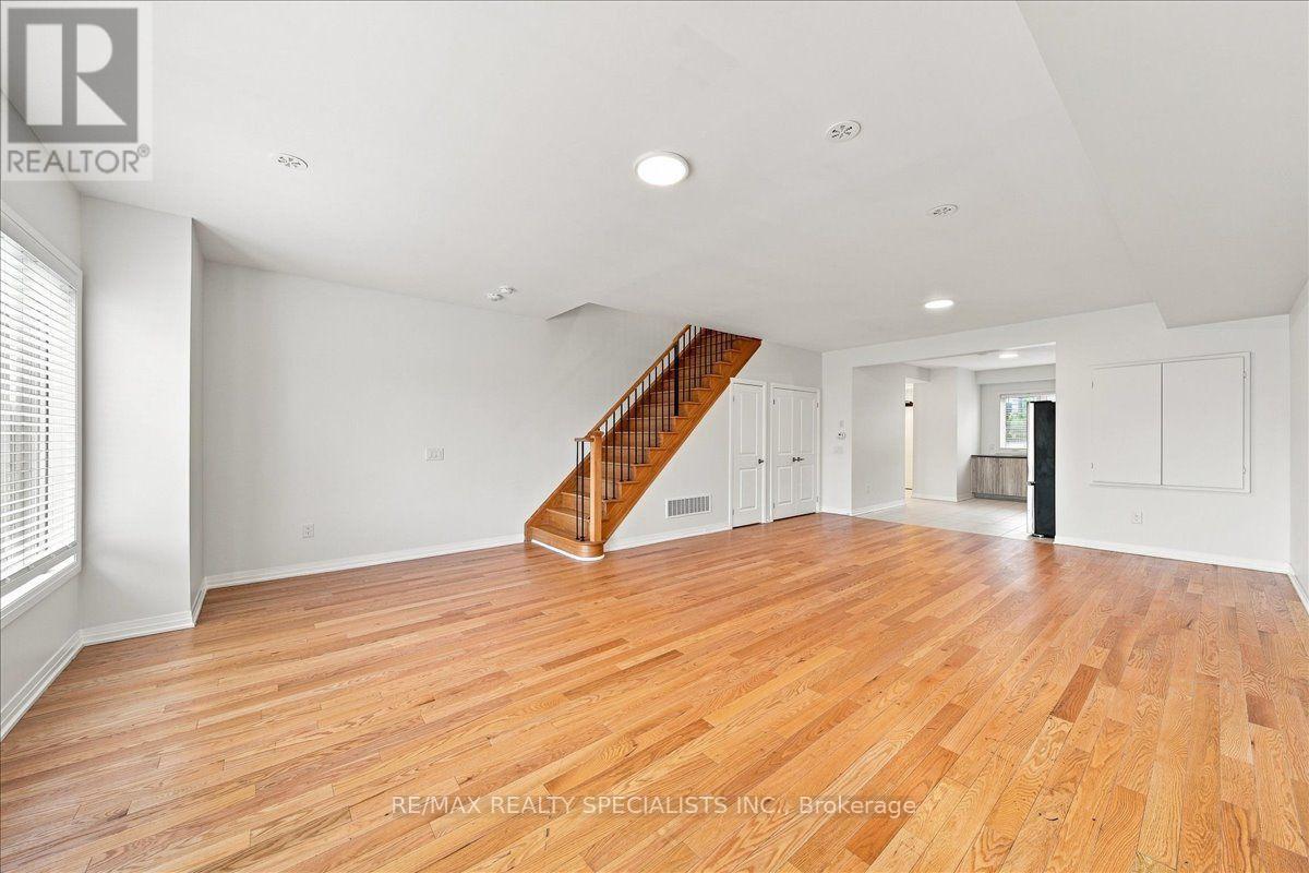 #13 220 DISSETTE STREET - 13