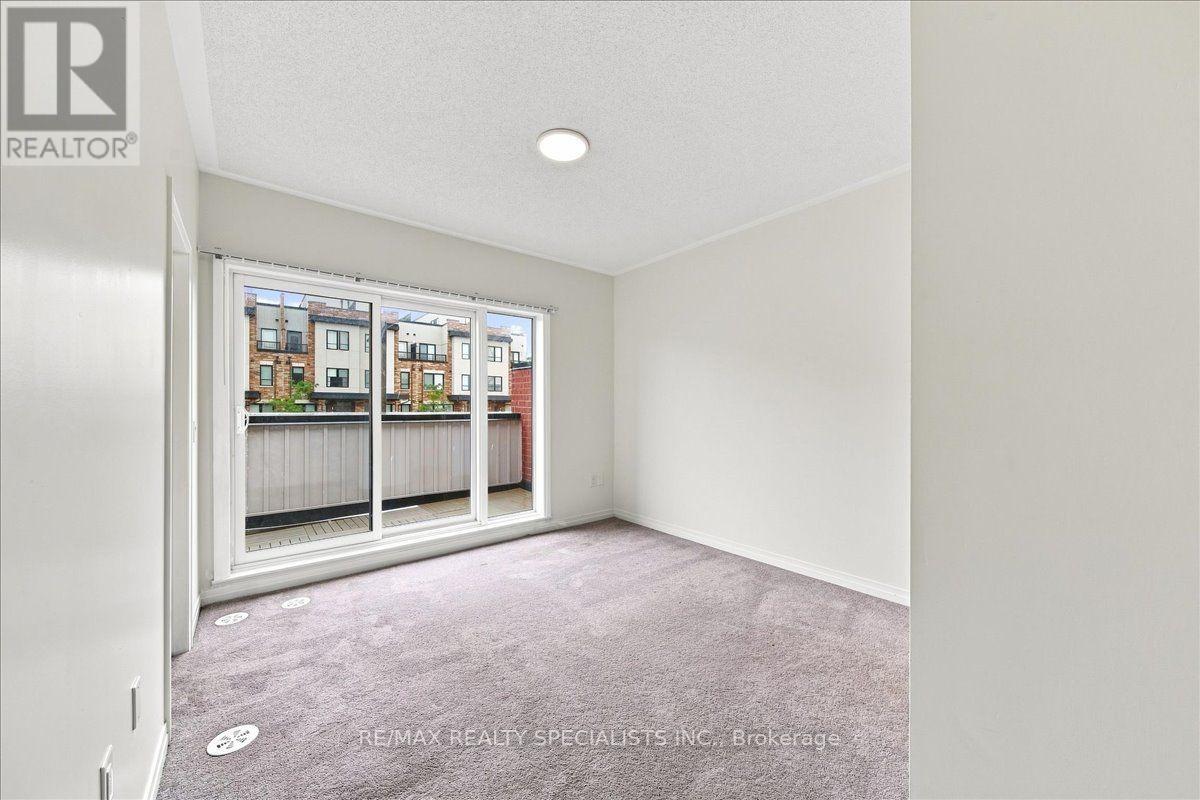 #13 220 DISSETTE STREET - Image 17