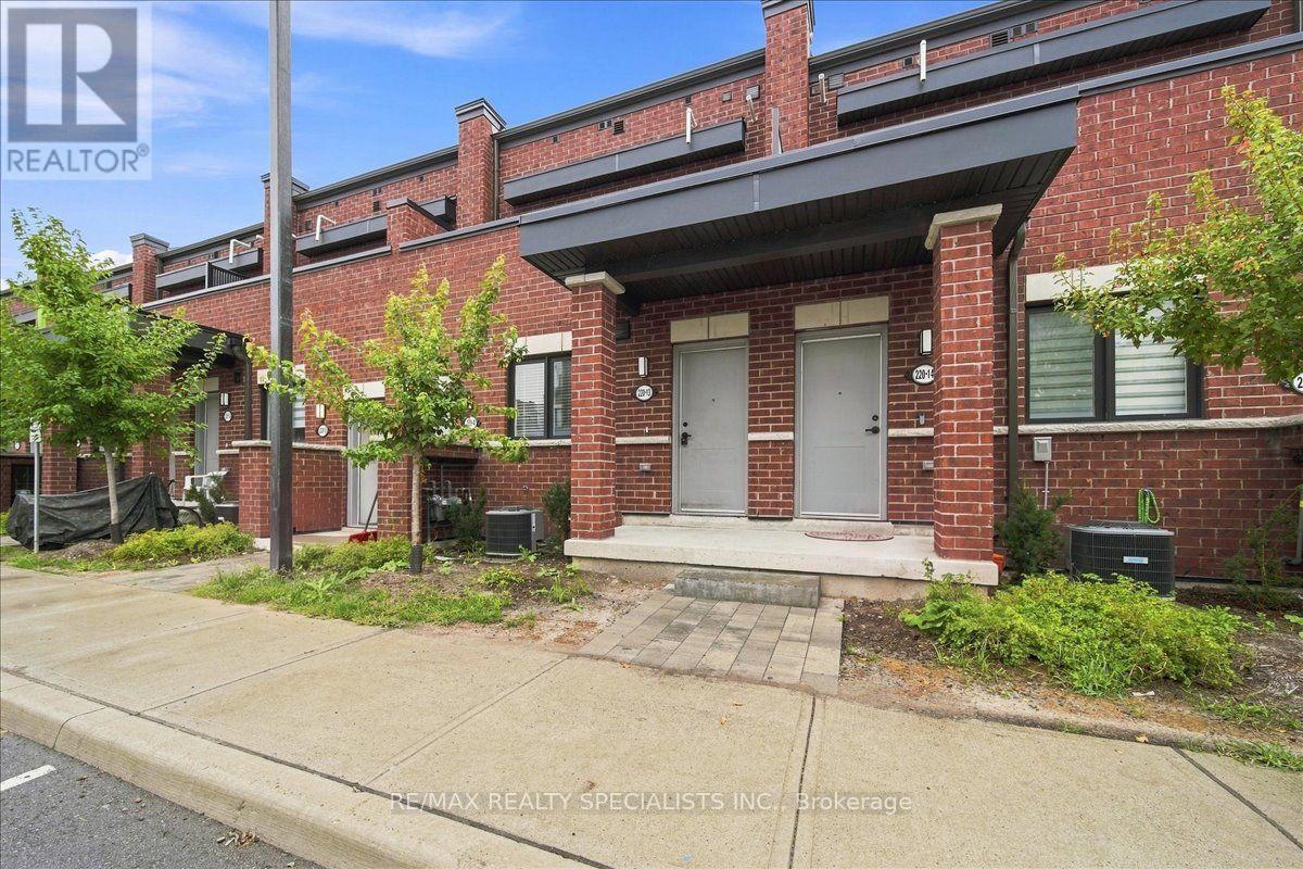 13 - 220 DISSETTE STREET, Bradford West Gwillimbury (Bradford) — photo 2