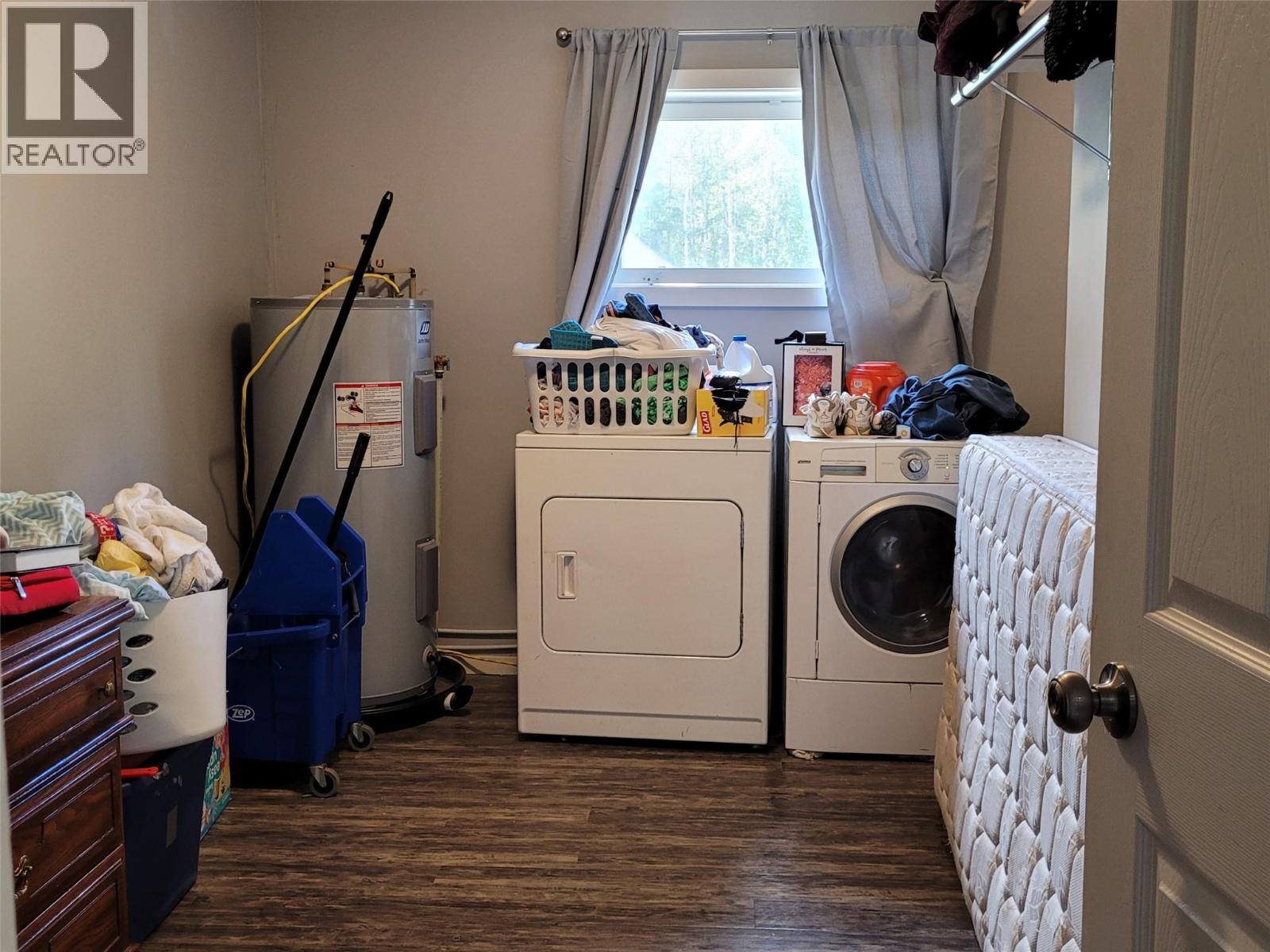 15 LODGE Drive - Image 14
