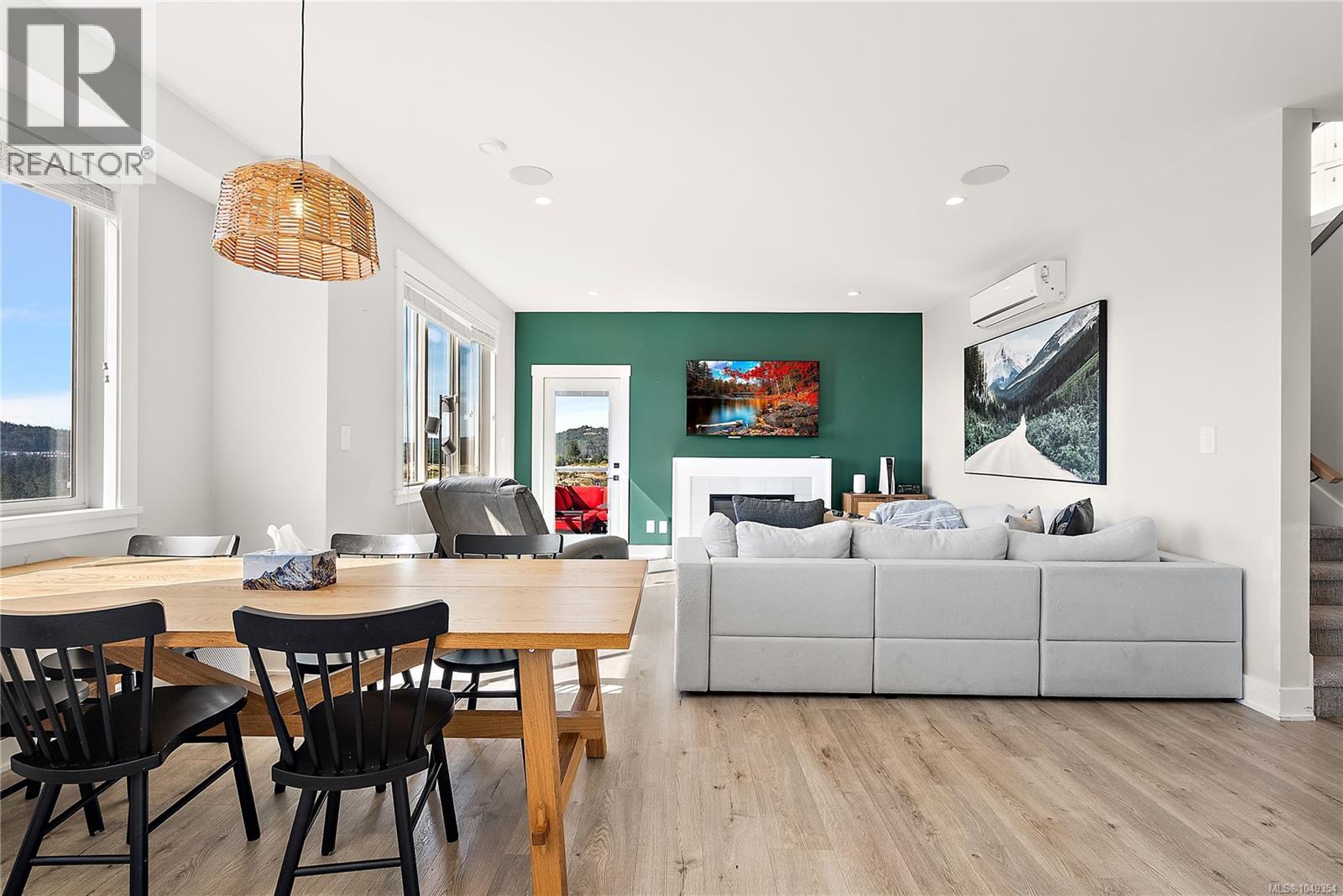 1157 Moonstone Loop - 3