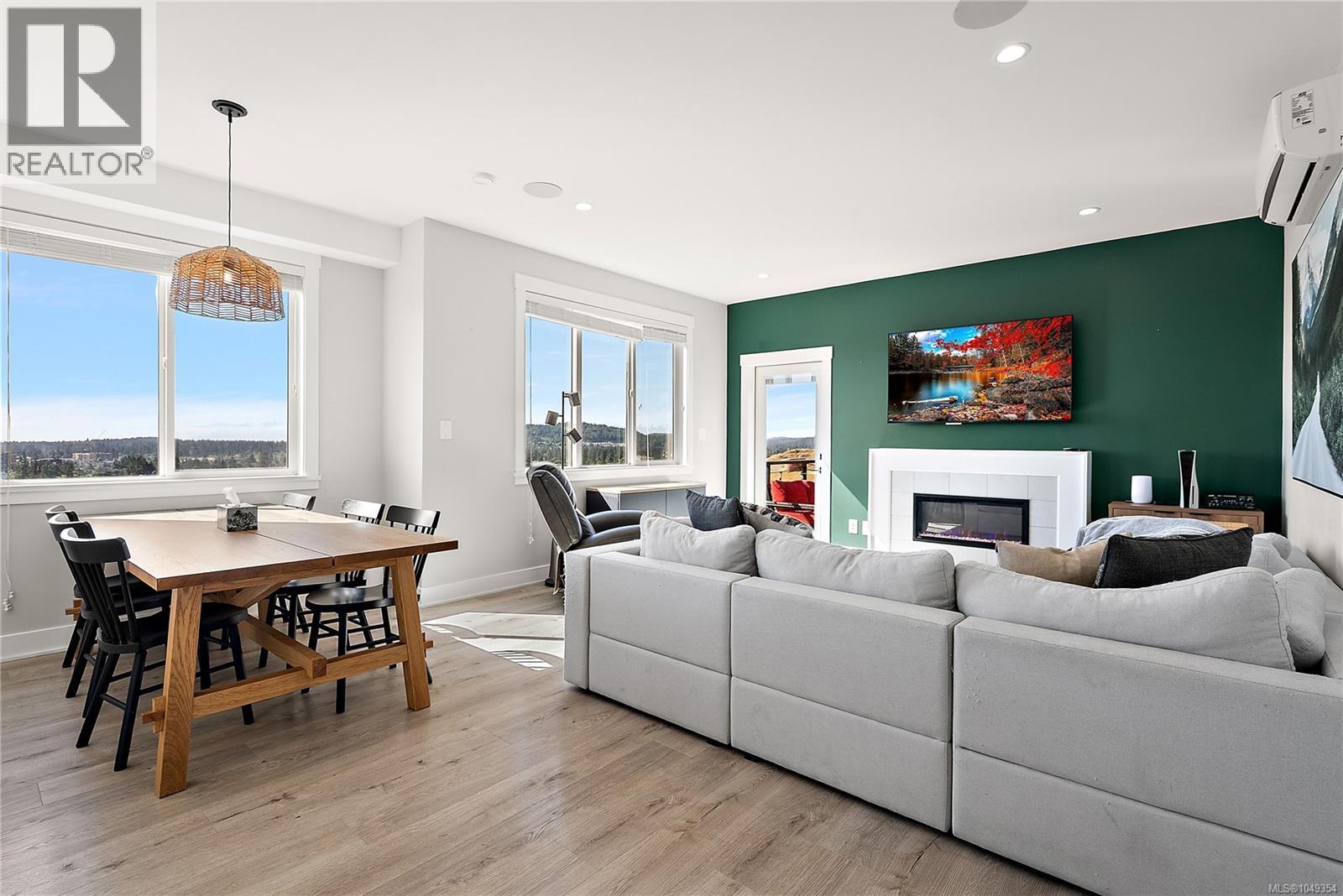 1157 Moonstone Loop - 4