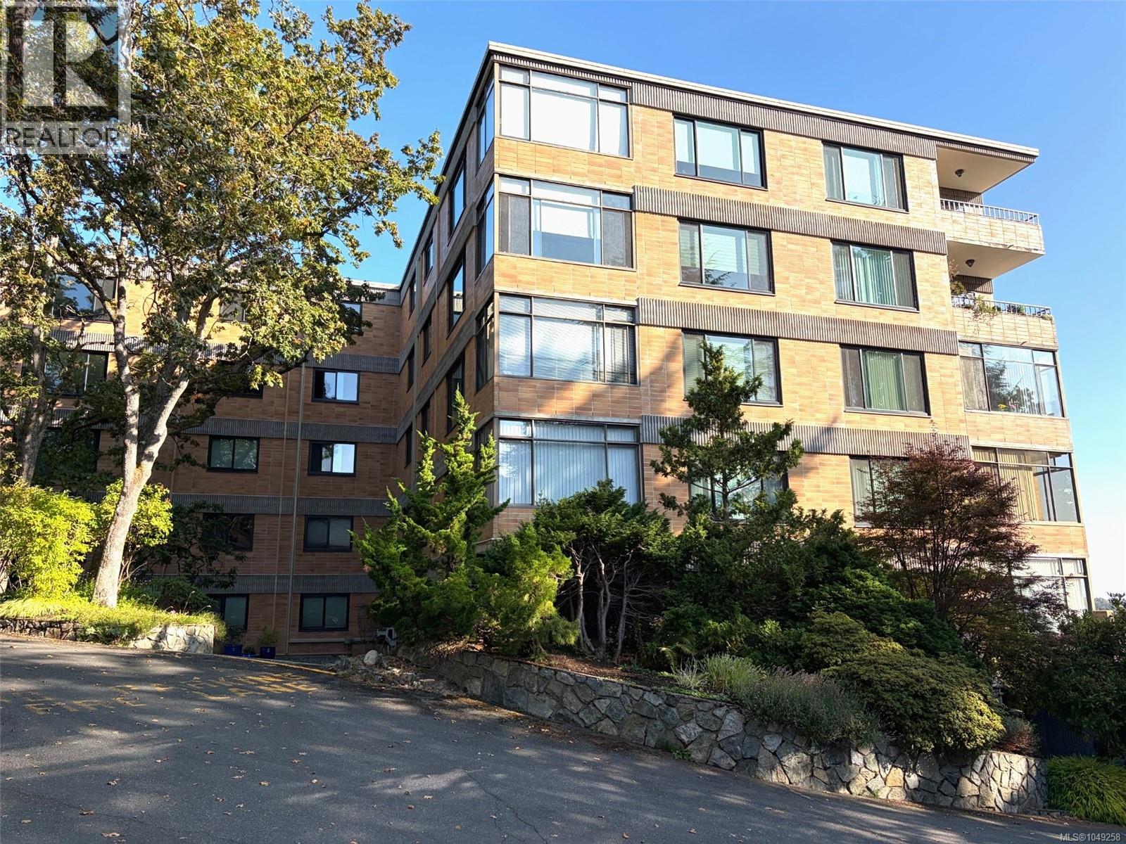 #206, 2920 Cook Street, Victoria