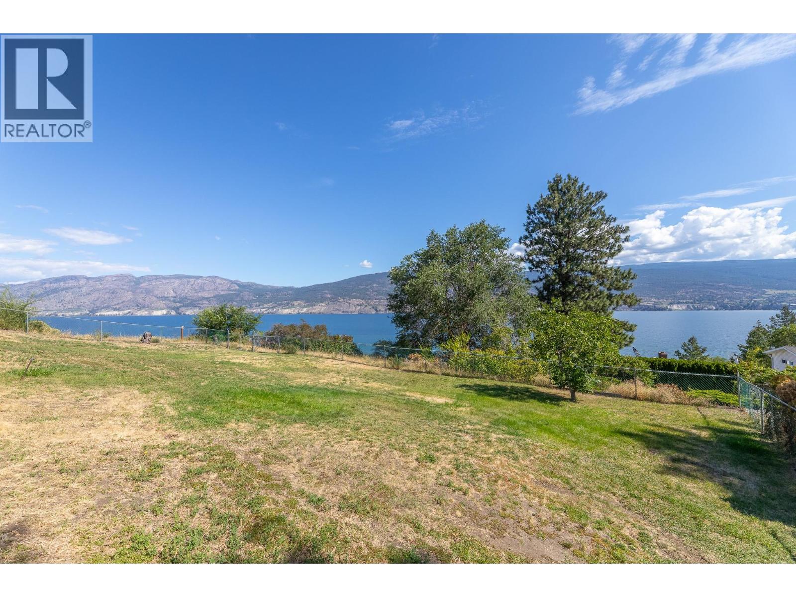 14602 Fisher Close, Summerland