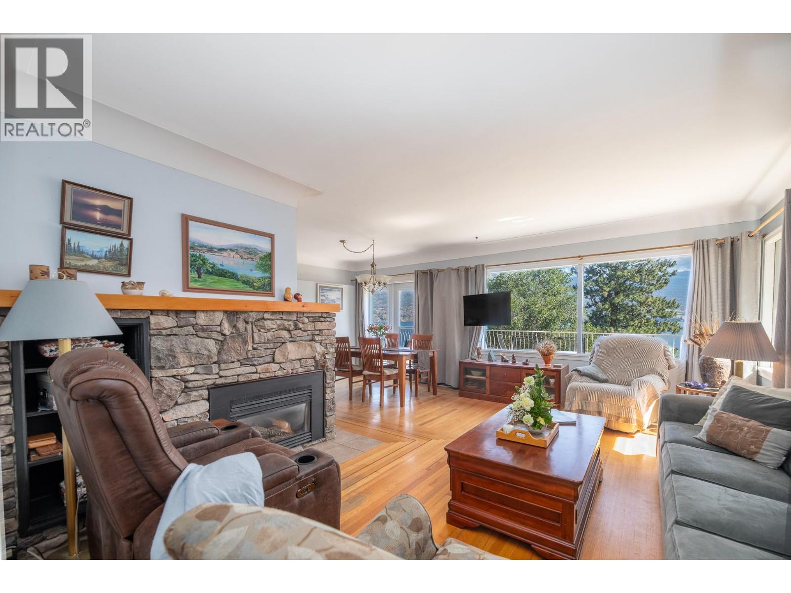14602 Fisher Close, Summerland