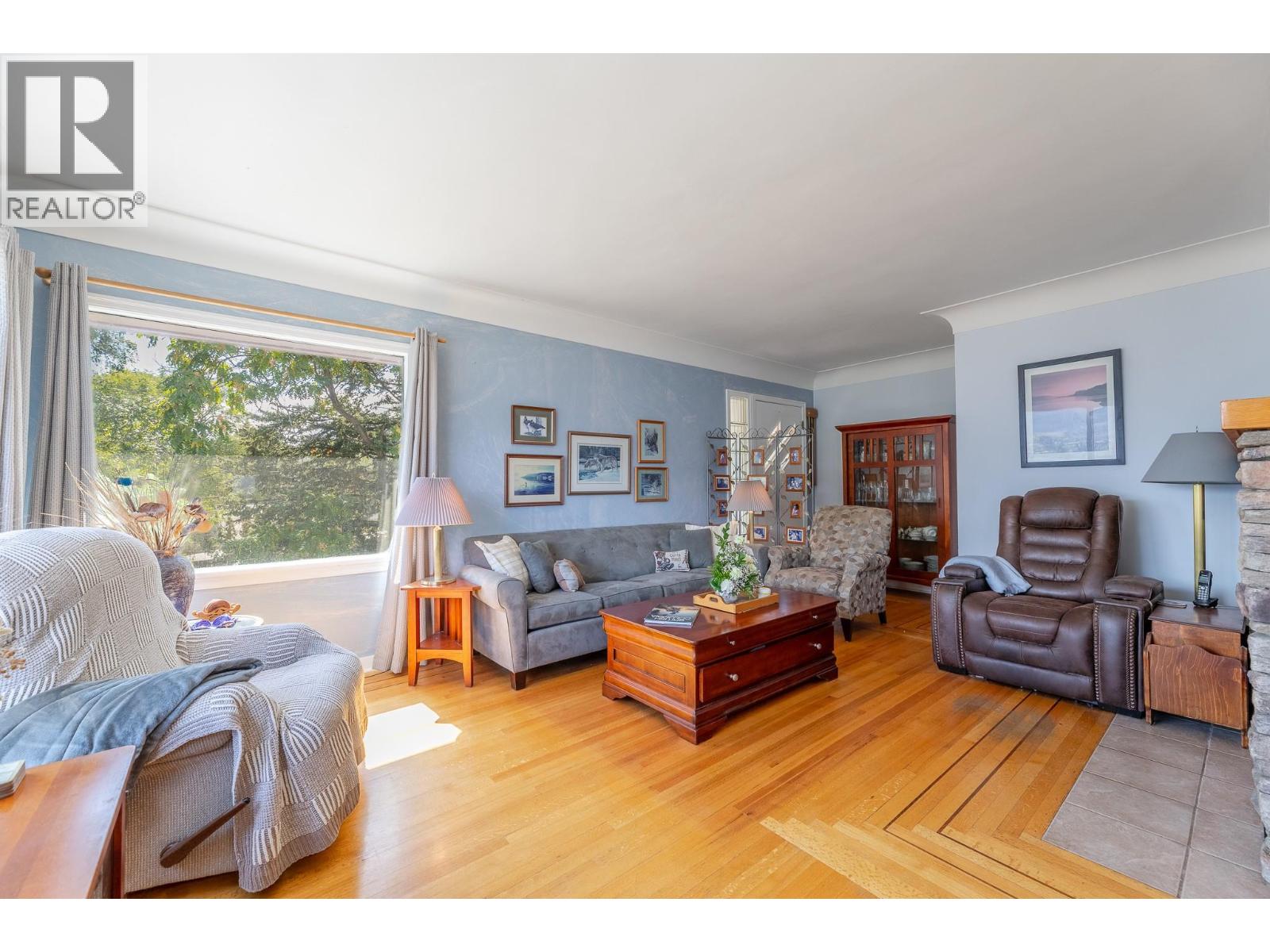 14602 Fisher Close, Summerland