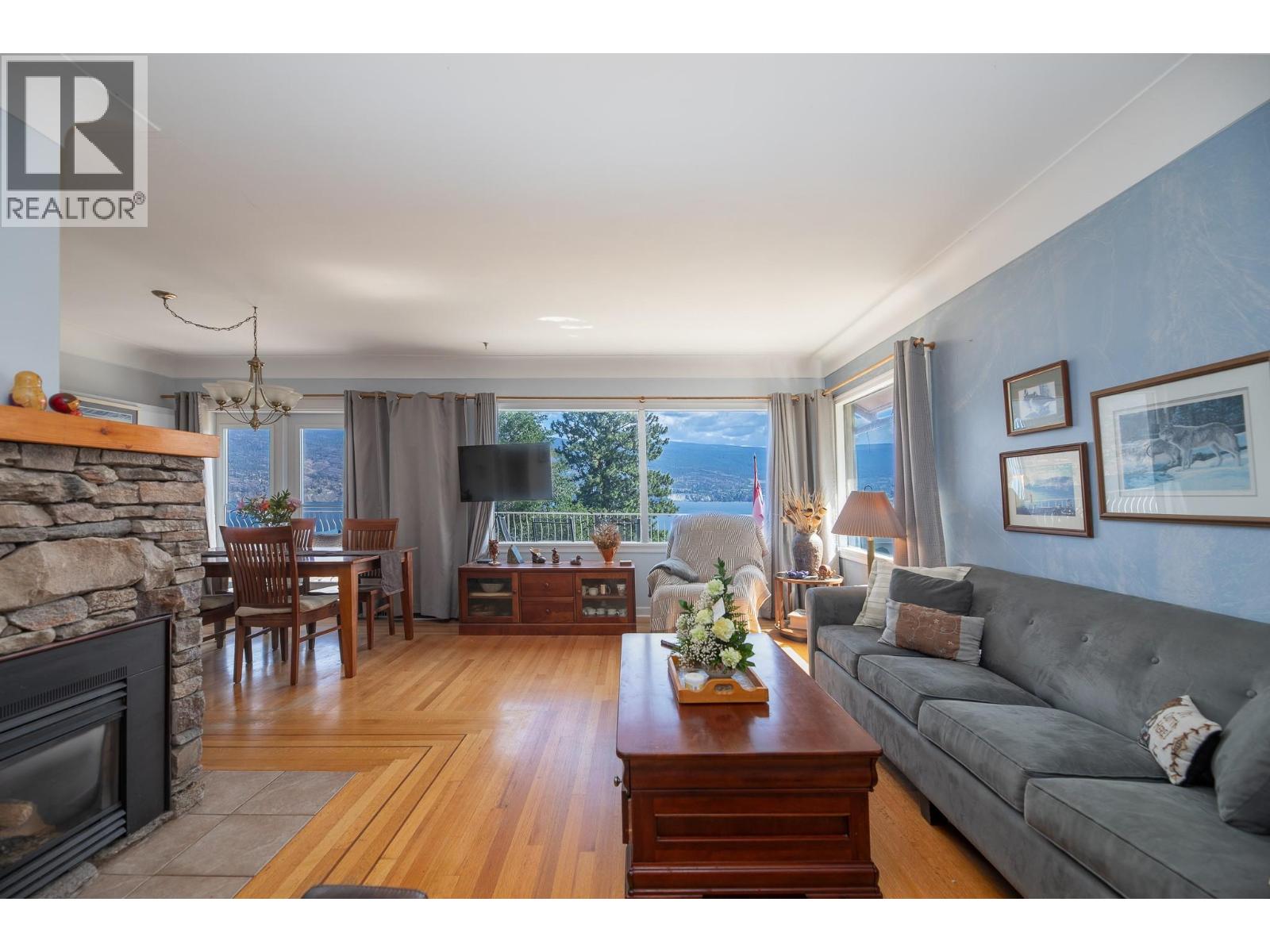 14602 Fisher Close, Summerland