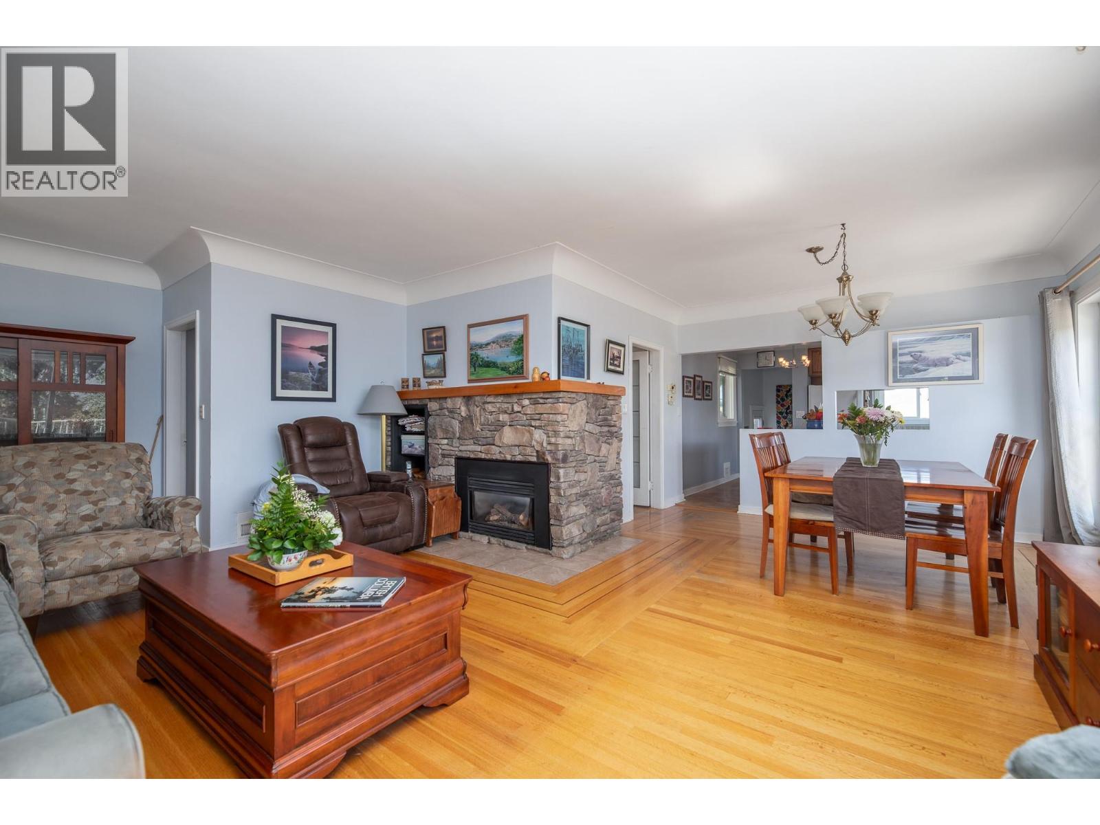14602 Fisher Close, Summerland