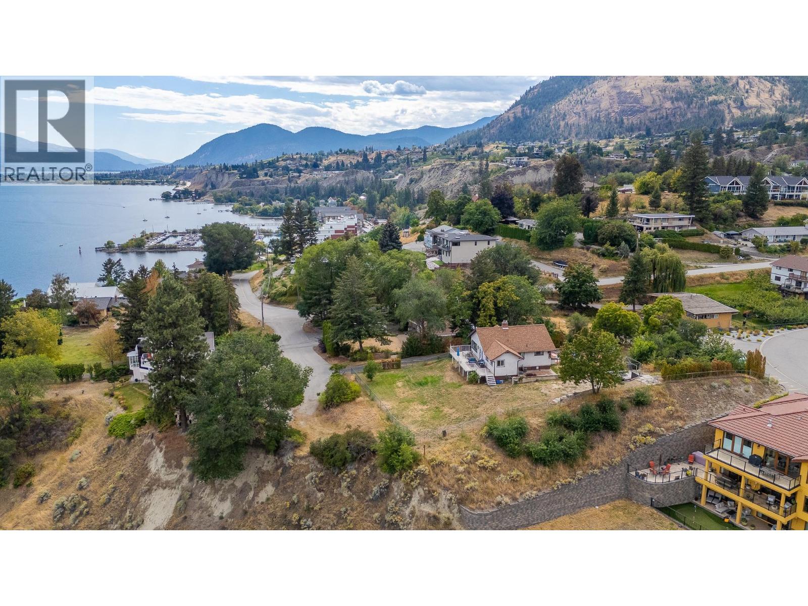 14602 Fisher Close, Summerland