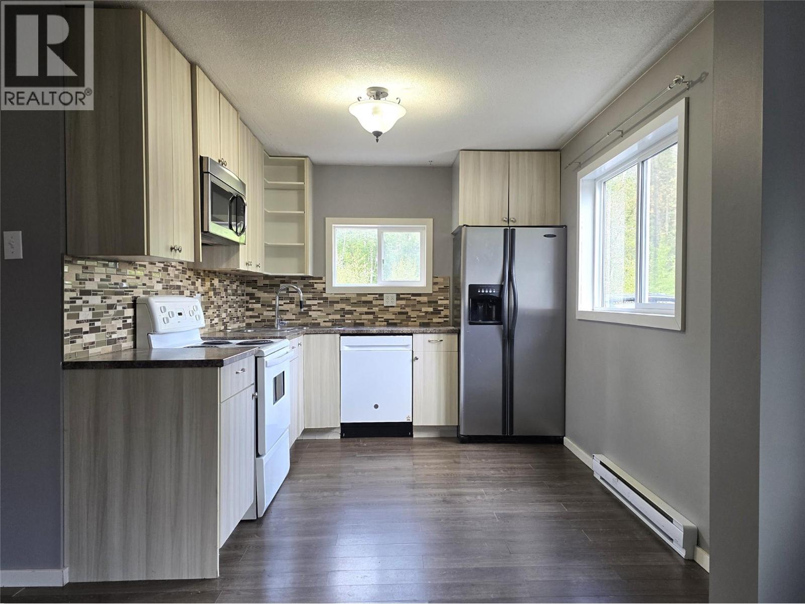 15 LODGE Drive - Image 27