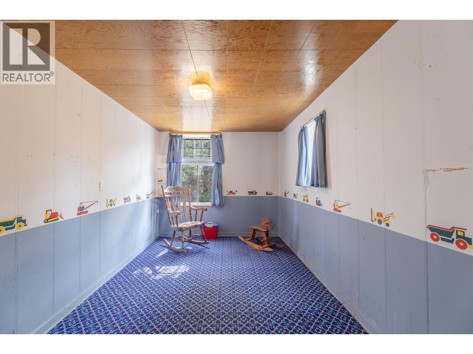 14602 Fisher Close, Summerland