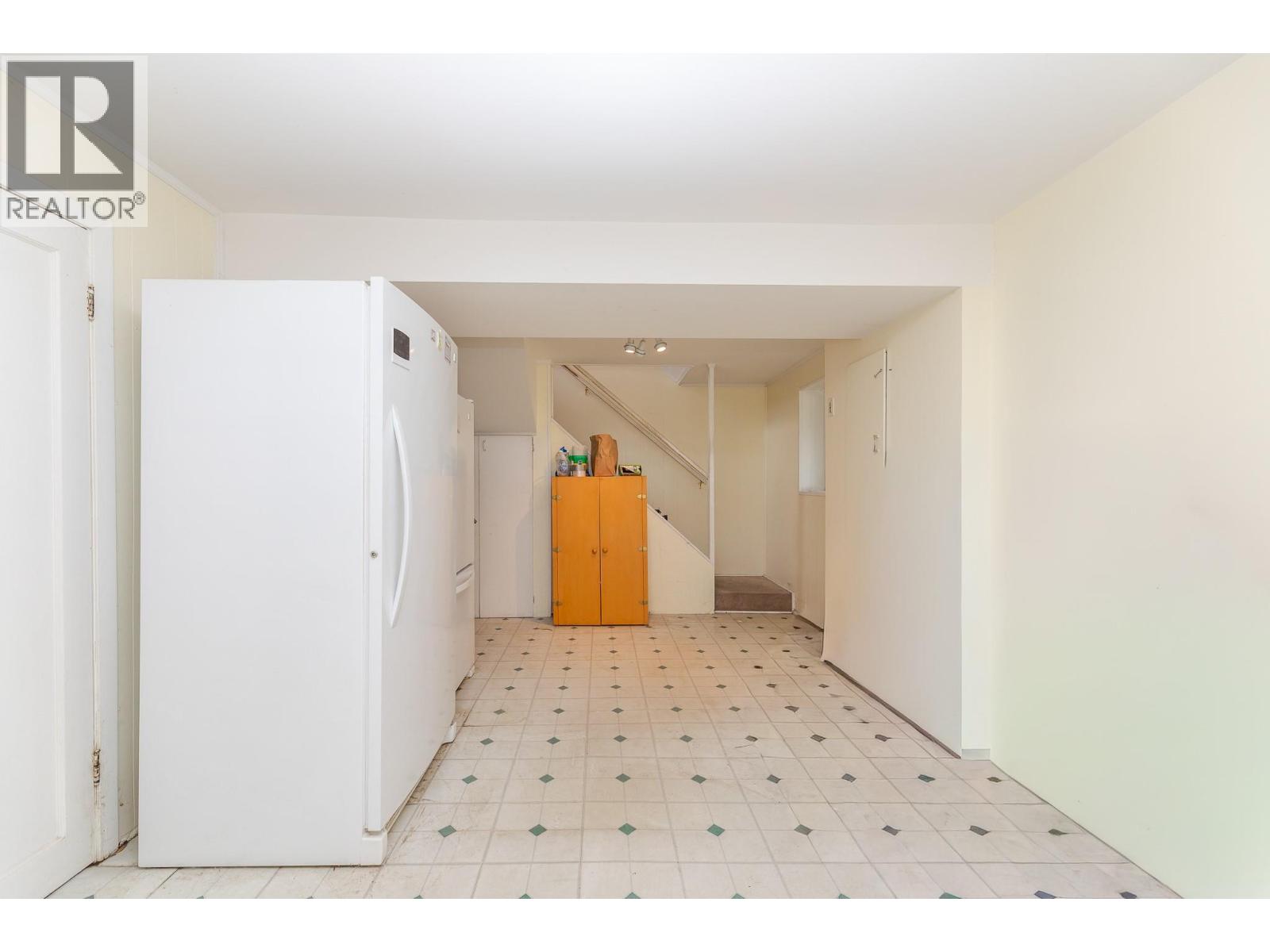 14602 Fisher Close, Summerland